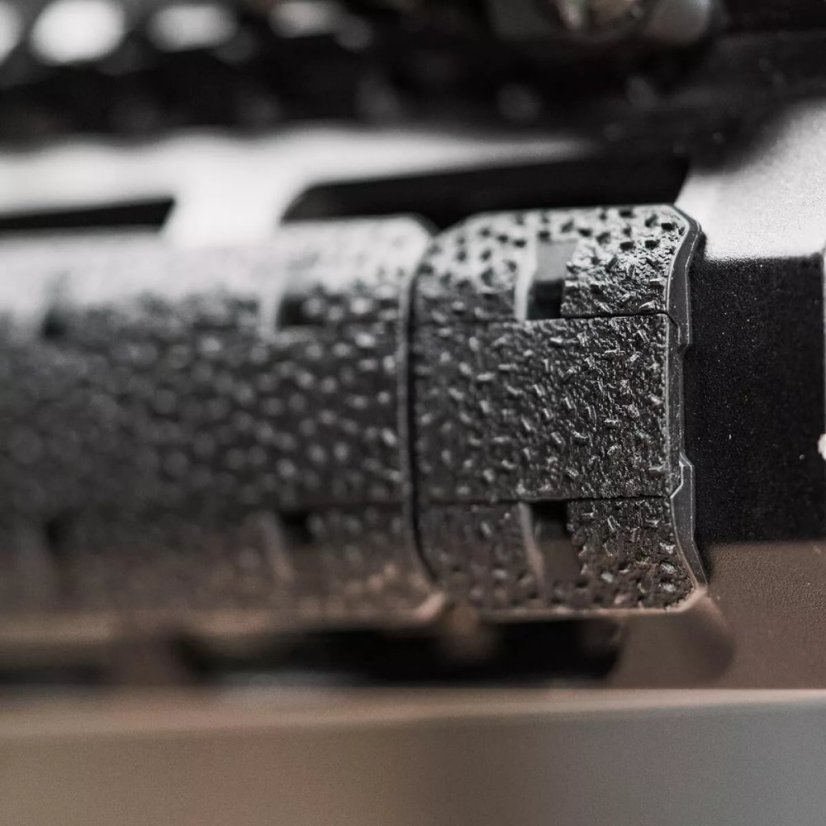 Magpul krytka M-LOK railu, typ 2, poloviční - černá