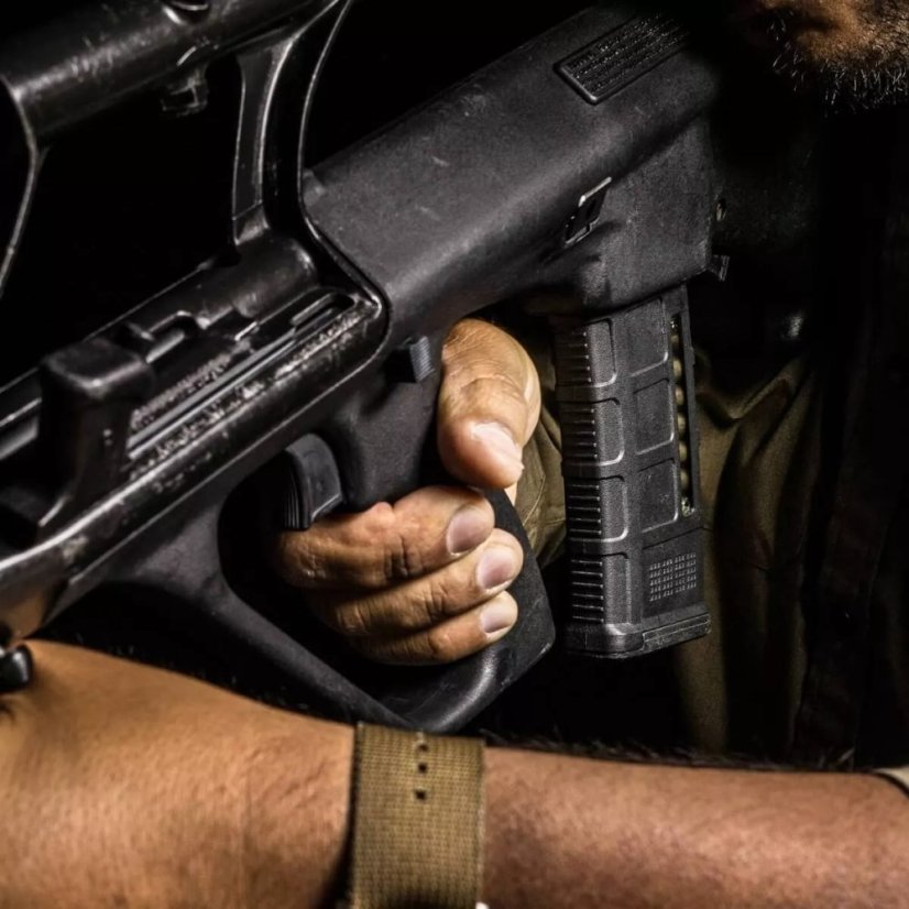 Magpul zásobník PMAG AUS M3 s okénkem na Steyr AUG, 30 ran - černý