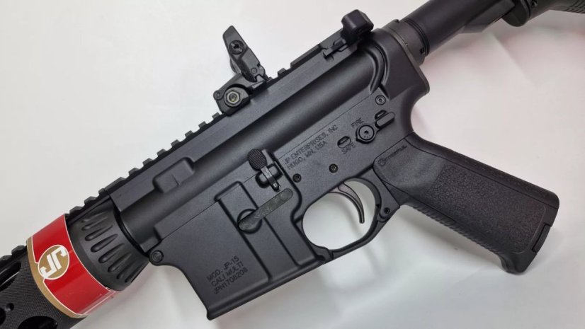 JP Enterprises puška samonabíjecí JP-15 Professional Rifle - 223 REM