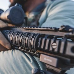 Magpul XTM enhanced Picatinny rail cover - black