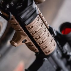 Magpul XTM vylepšená krytka picatinny railu - FDE