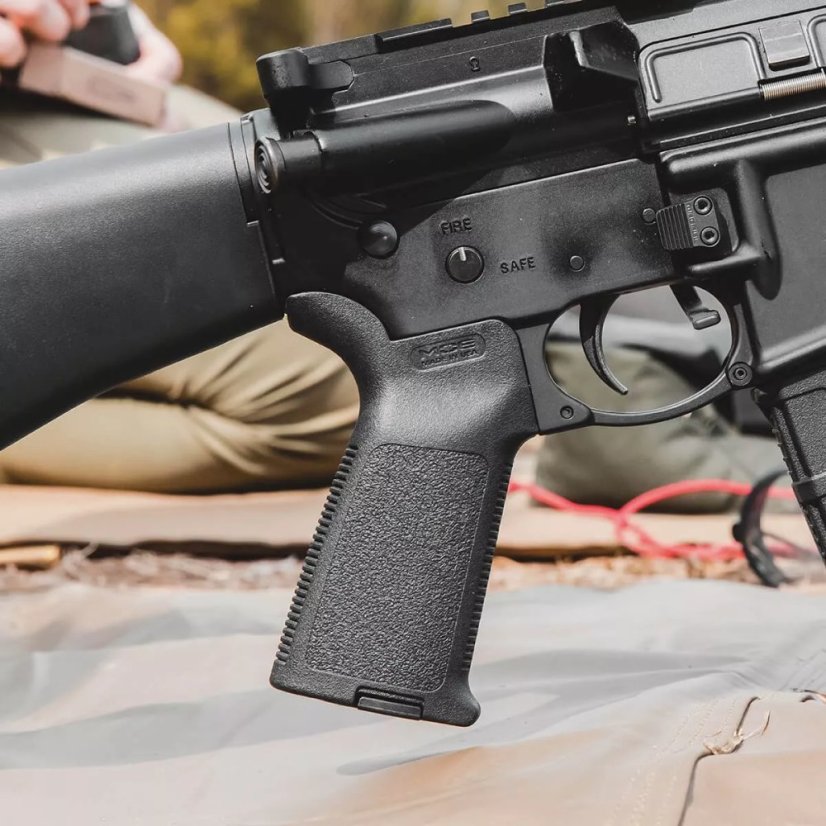 Magpul pažbička MOE pro AR-15 - černá